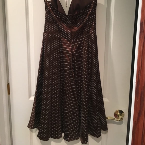 Sexy Pinup-style Halter - Picture 3 of 4