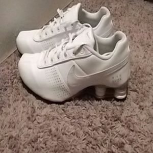 Nike shox tennis shoes