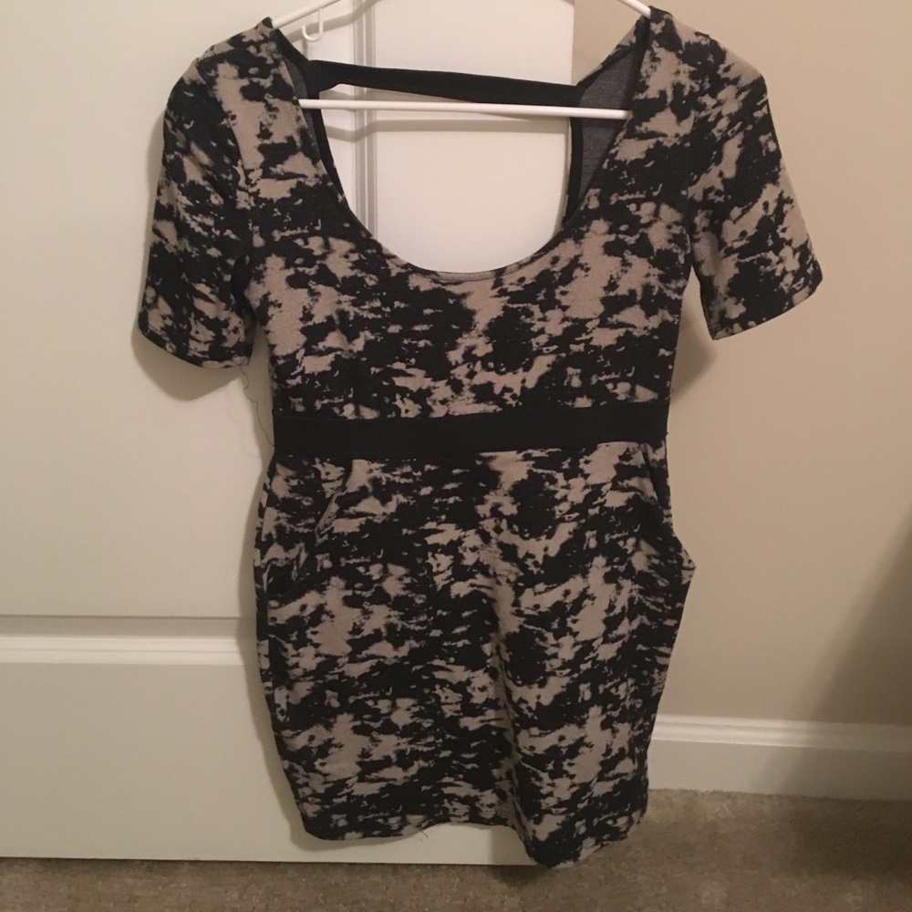 🌗 BLACK AND WHITE DISTRESSED MINI 🌗