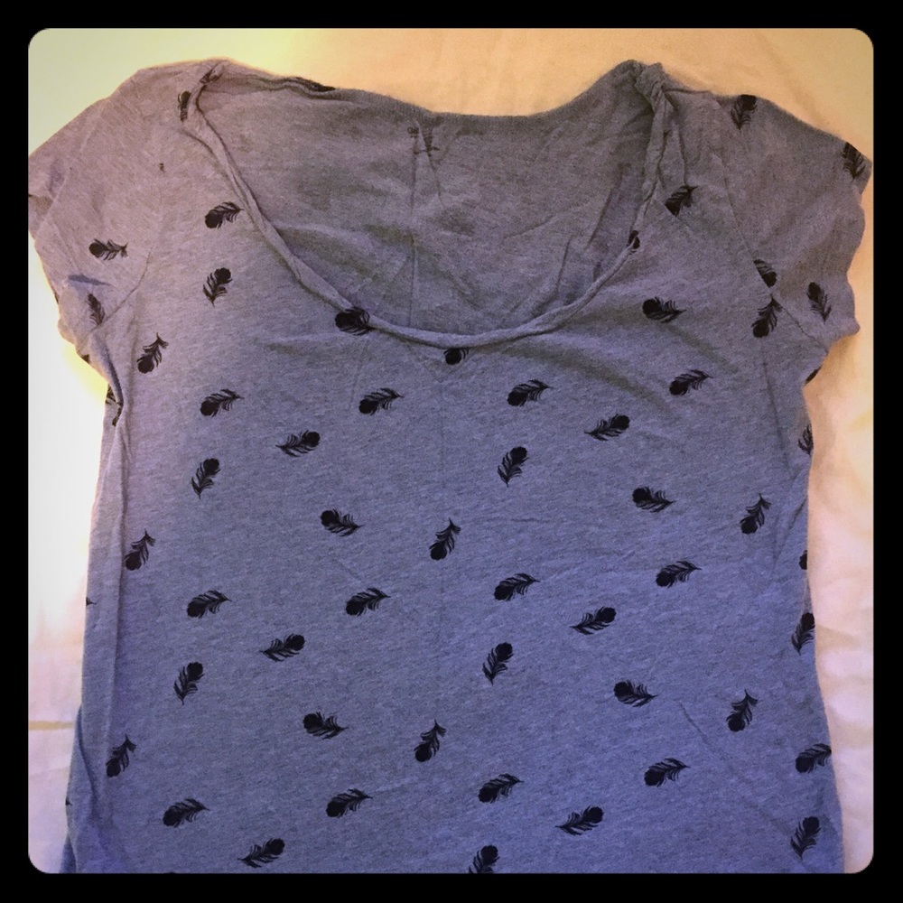 Blue feathered short sleeve shirt