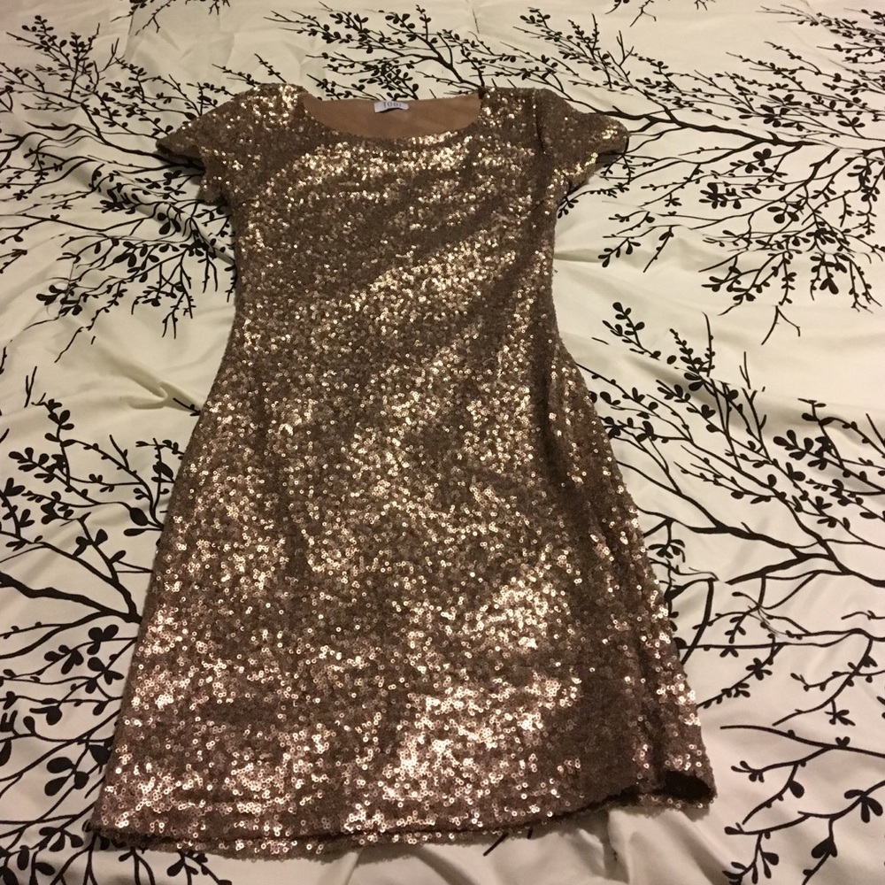 Tobi gold sequin body con dress!