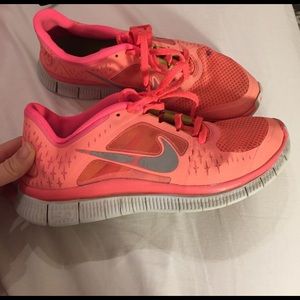 pink nike free run 3