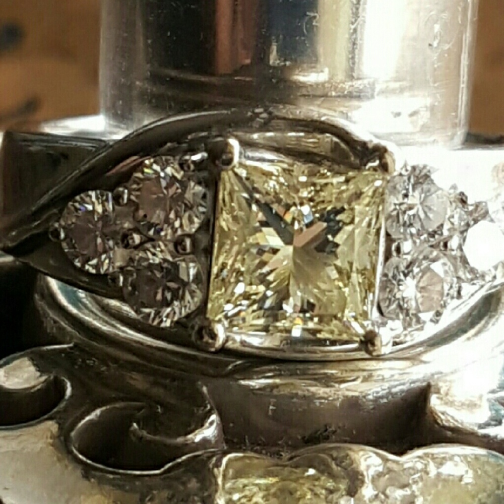 EGL Cert.Lt.Yellow Diamond-Exceptional Brilliance!