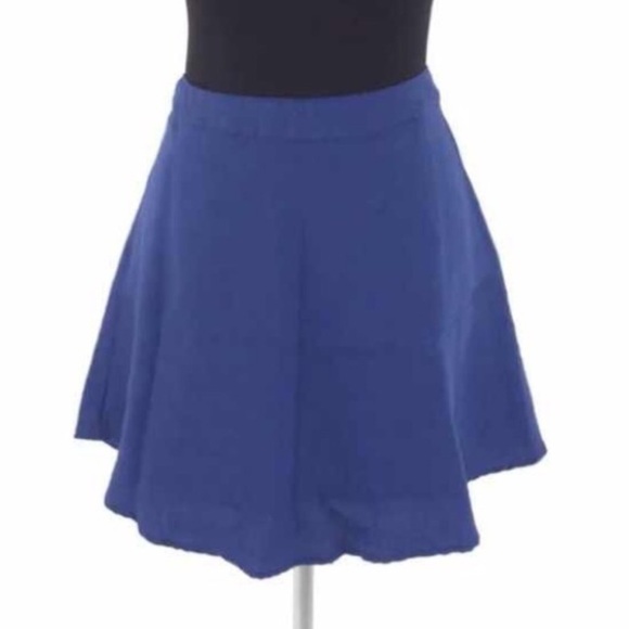 SOLD OUT ‼️Blue Skater Skirt - Picture 2 of 4
