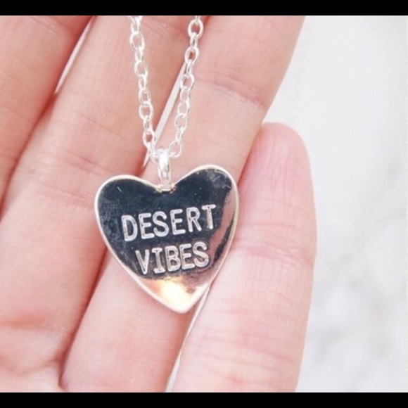 “Desert Vibes” Heart Necklace - Picture 2 of 3