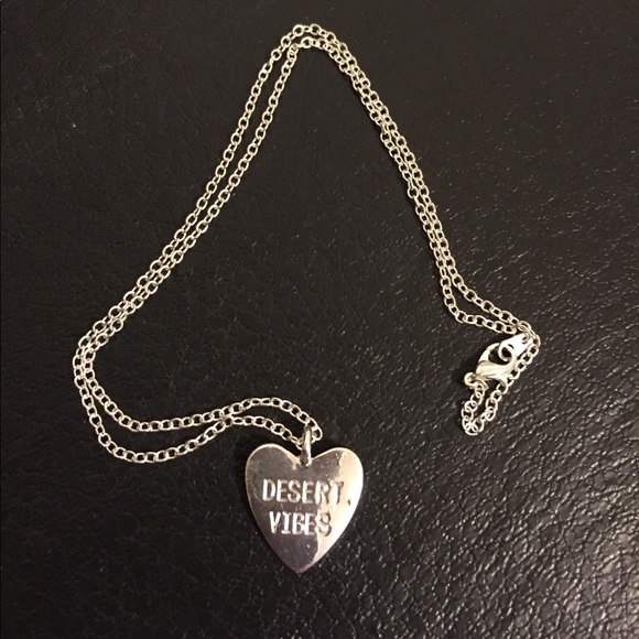 “Desert Vibes” Heart Necklace - Picture 3 of 3