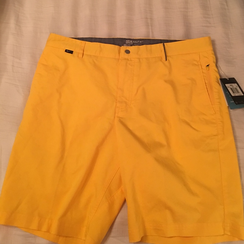 NEW!! Men's Nike Golf Shorts