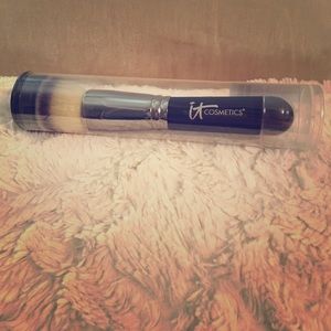 it Cosmetics Foundation Brush