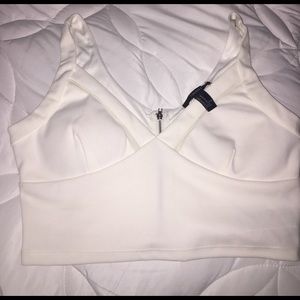 BRAND NEW FOREVER 21 WHITE CROP TOP!