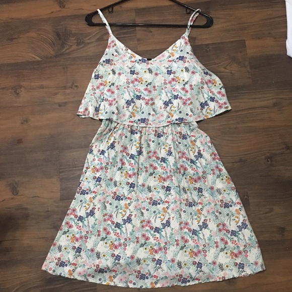 H&M Dresses & Skirts - 🌸 H&M dress 🌸