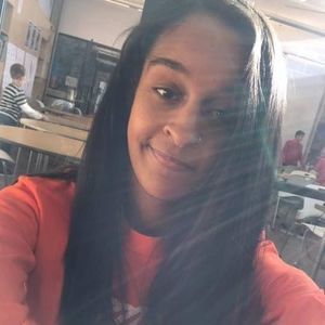 Meet your Posher, Joanie