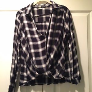 Hollister Crossed Plaid Shirt