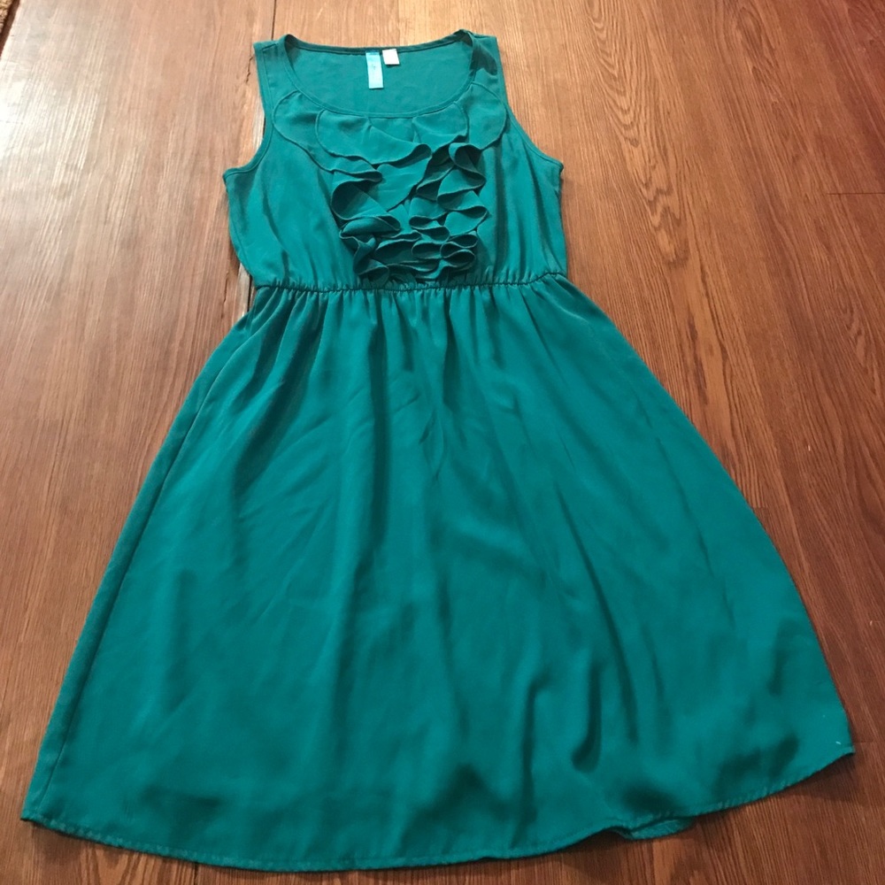 Francesca's sleeveless real dress