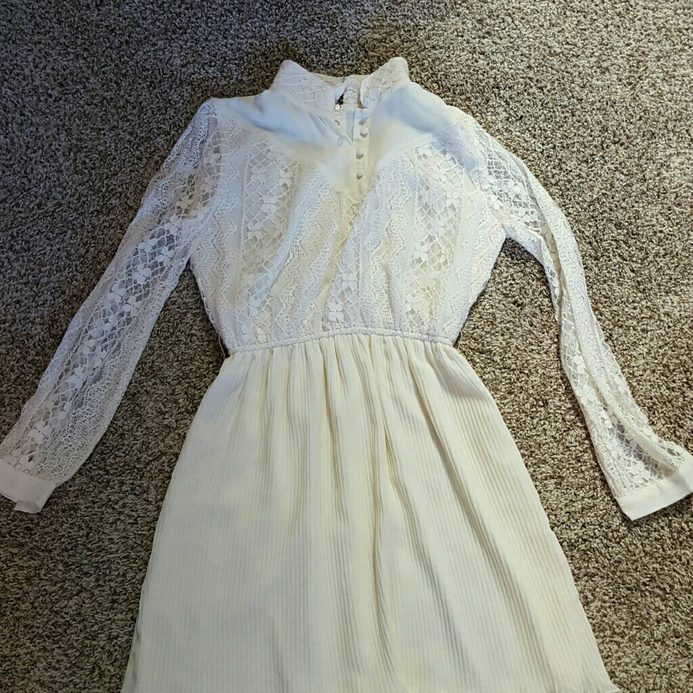 White lace & chiffon dress
