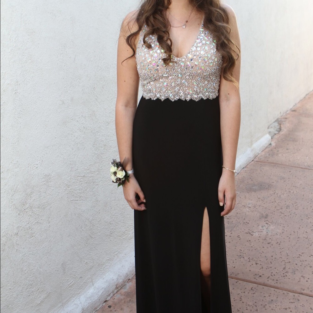 Beautiful Prom Or Formal Dress Gem