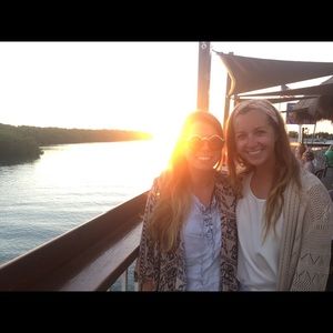 Meet your Posher, Caitlin