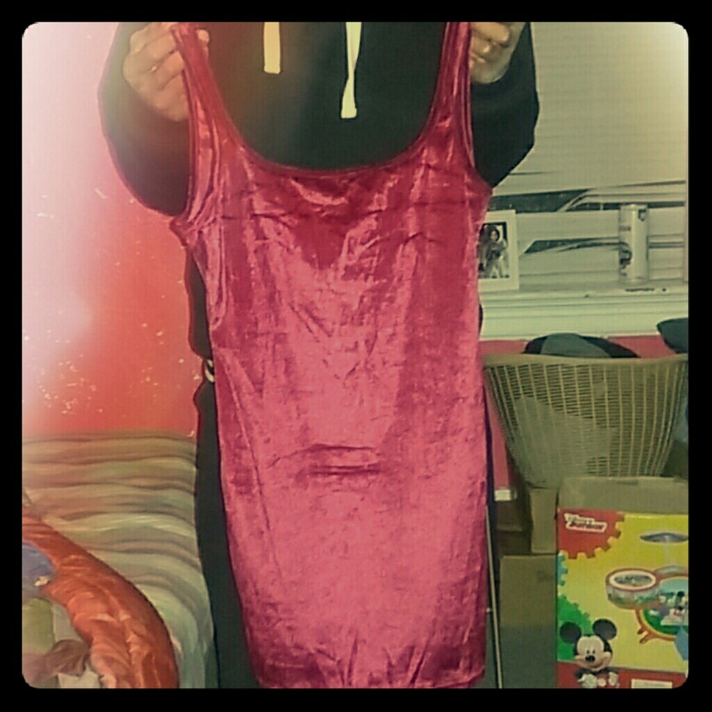 Red velvet short dress