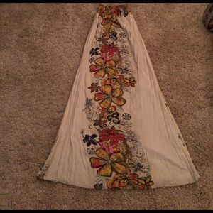 Long strapless floral maxi dress🌸🌺🥀🌹