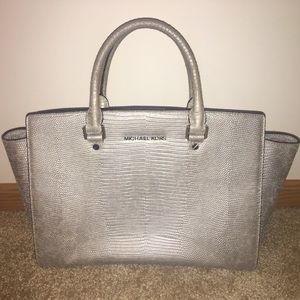 Michael Kors Large Selma Bag