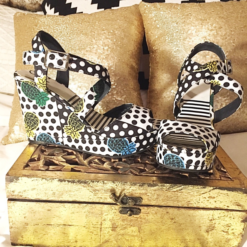 Polka Dot Pineapple Print Wedges