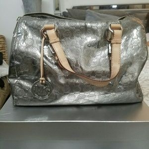 AUNTHENTIC MICHAEL KORS PURSE