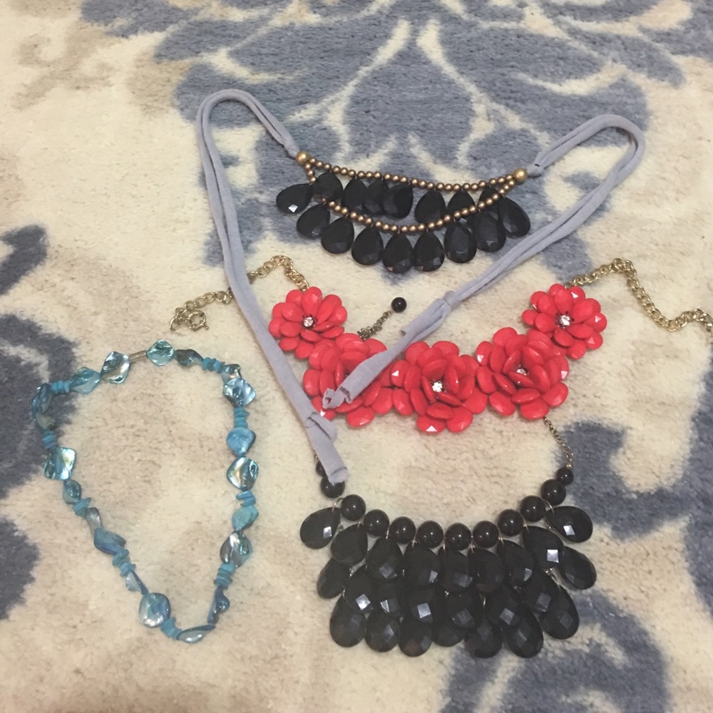 Necklace lot