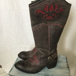 Born boots
