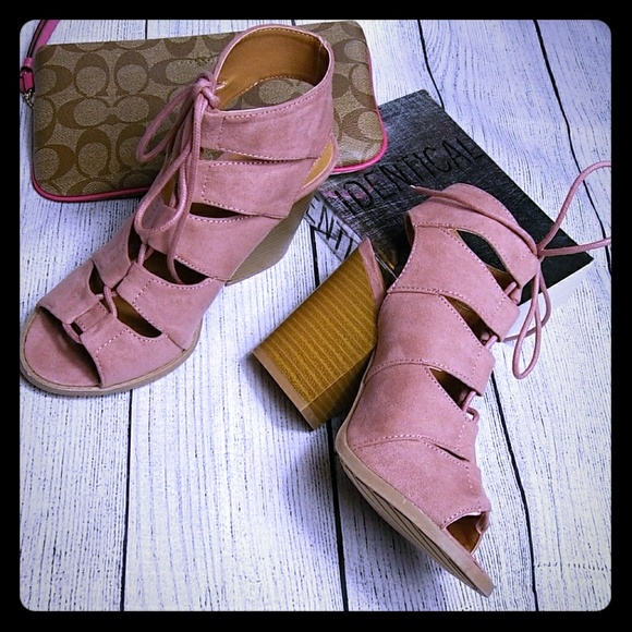 2 hr sale Gladiator chunk sandal lace up NWT - Picture 2 of 5