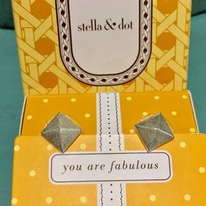 Stella & Dot Cleopatra Studs // Silver