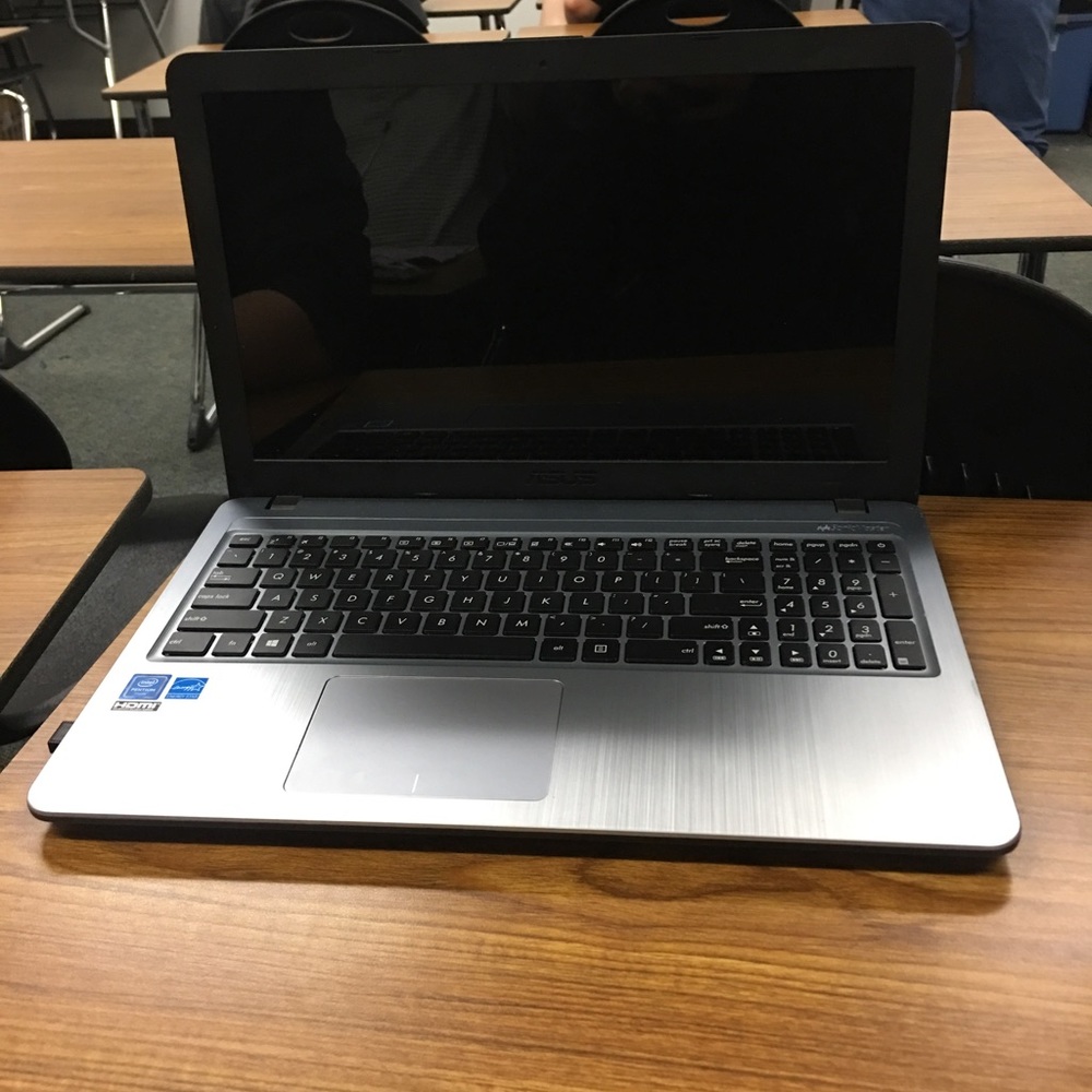 Asus 15.6" Laptop