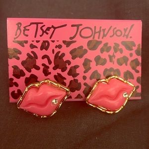 NWT 💋Betsey Johnson Earrings 💋