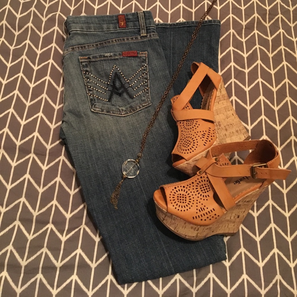 7 For All Mankind- light wash flare