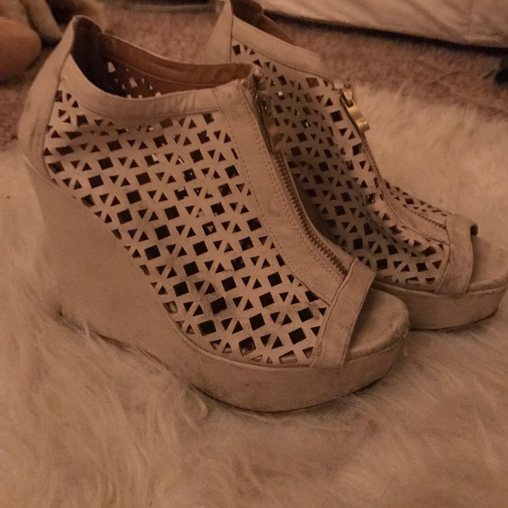 White open toed wedges