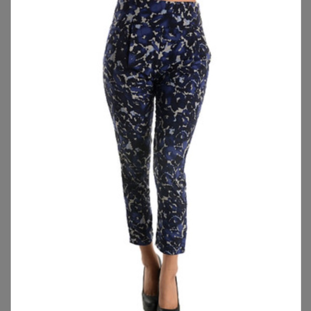 BRAND NEW - Blue Abstract Cropped Pants