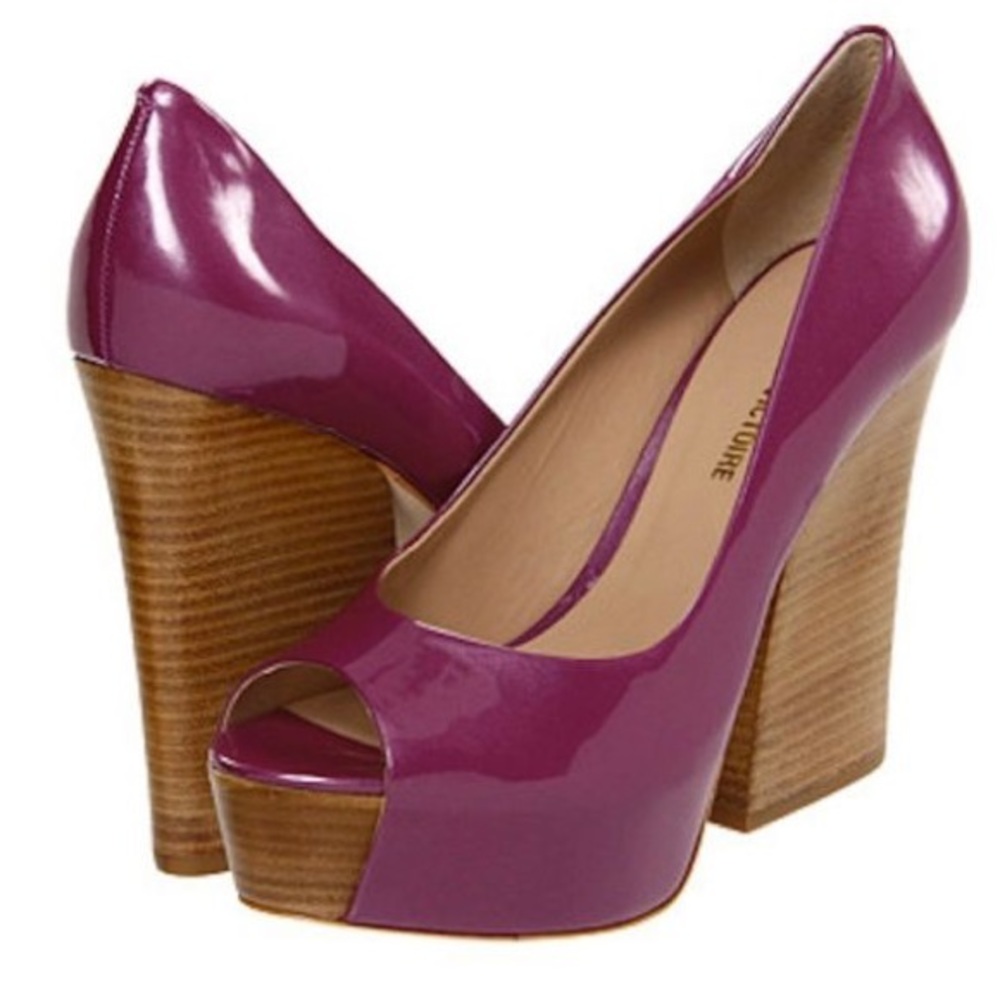 Pour La Victoire Murphy Platform Pump