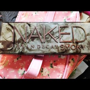 Urban Decay Naked Smoky palette