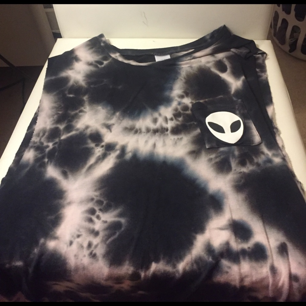Alien pocket muscle tee