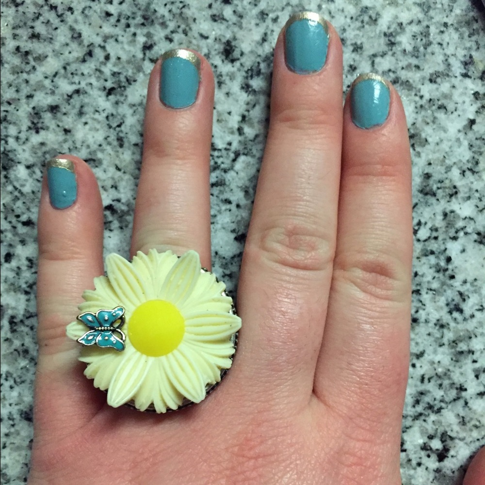Lucky Brand flower ring