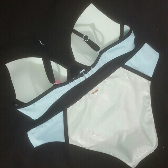 Victoria's secrets 34C SMALL BIKINI BUNDLE NEW