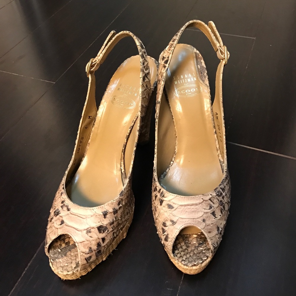 Stuart Weitzman for Scoop. 6 1/2M Platform Snake.