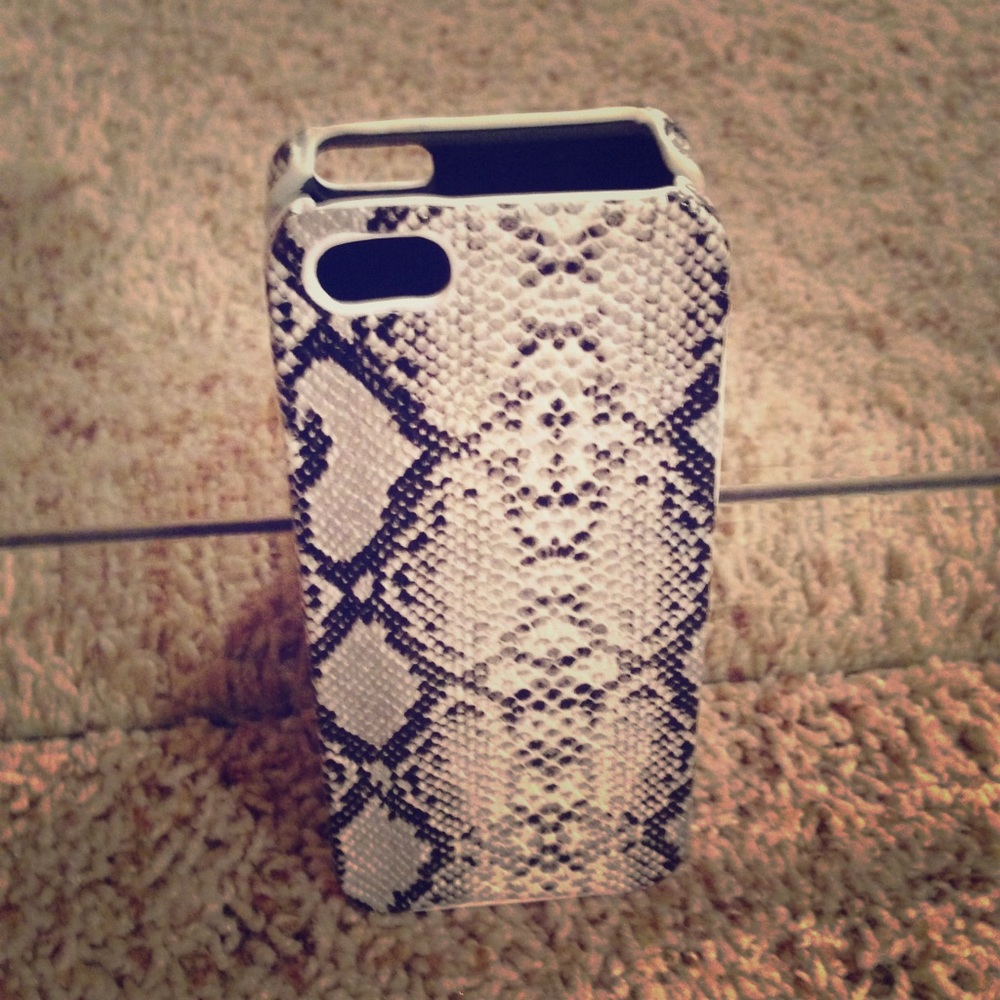 Black & White Snake iPhone 5 Case w/ Velvet Lining