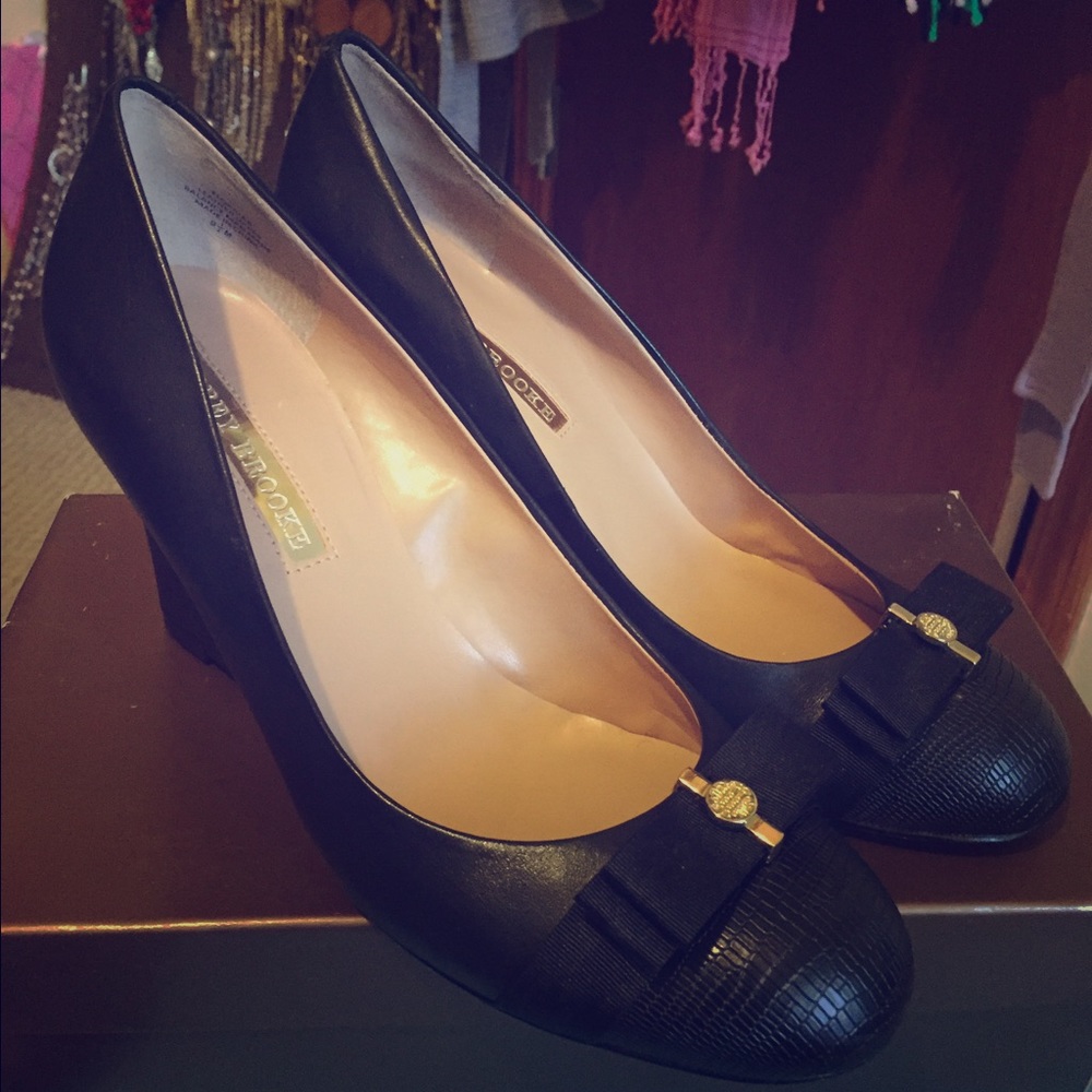 Cute, Black Wedges!!👠