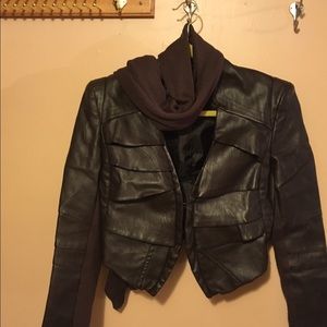 Cropped leather (Vegan) jacket with matching scarf