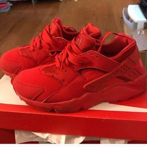 Red Nike Huaraches ❤️