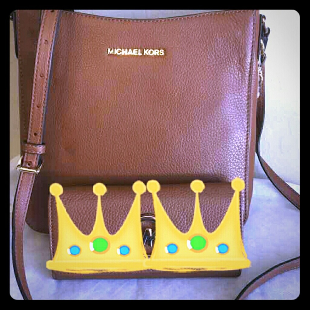 Large crossbody MK