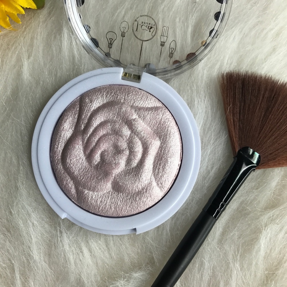 New ✨ Rose Highlight & Fan Brush - Picture 3 of 4