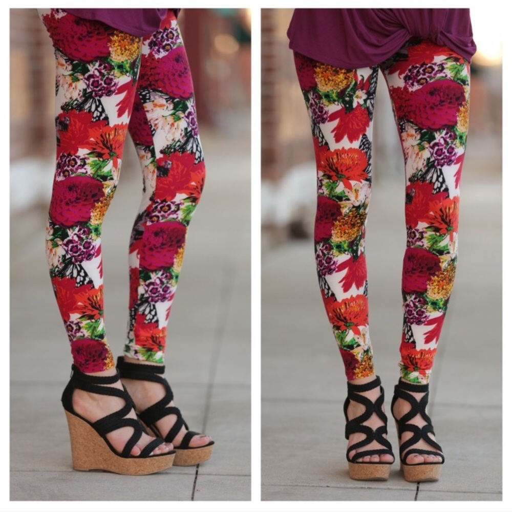 LAST! Floral Butterfly Leggings - Picture 2 of 5