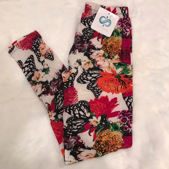 LAST! Floral Butterfly Leggings - Picture 4 of 5