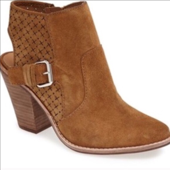 Dolce Vita Stacked Heel Bootie. Western Inspired. - Picture 2 of 4