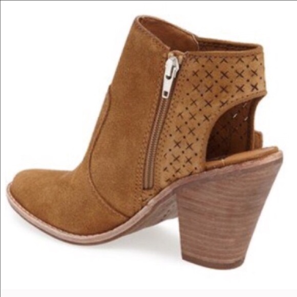 Dolce Vita Stacked Heel Bootie. Western Inspired. - Picture 3 of 4